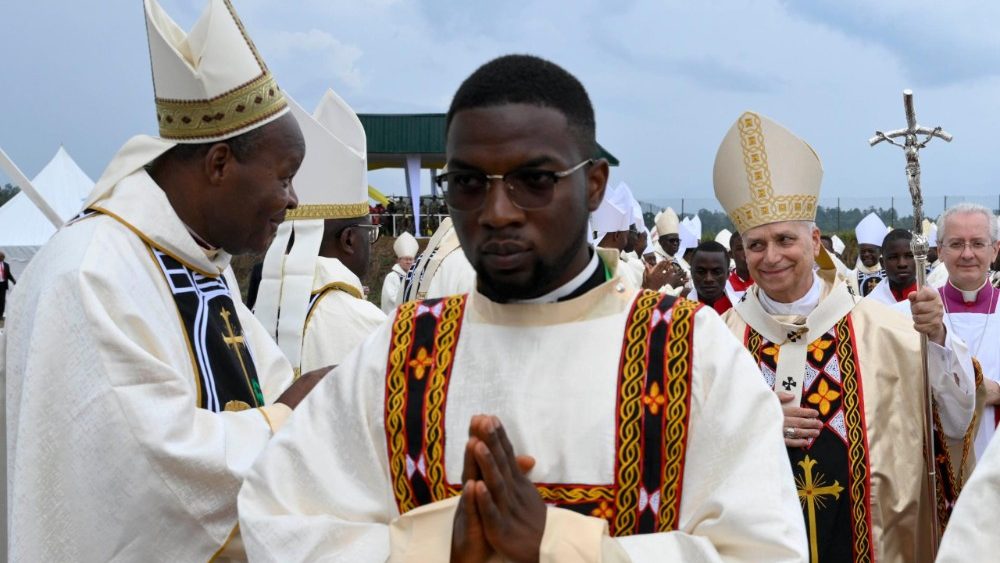 Mše na letišti v Bamendě, 16. 4. 2026