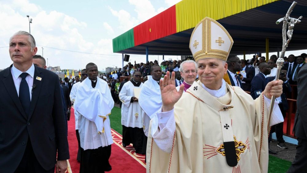 Mše na stadionu Japoma v Douale, 17. 4. 2026