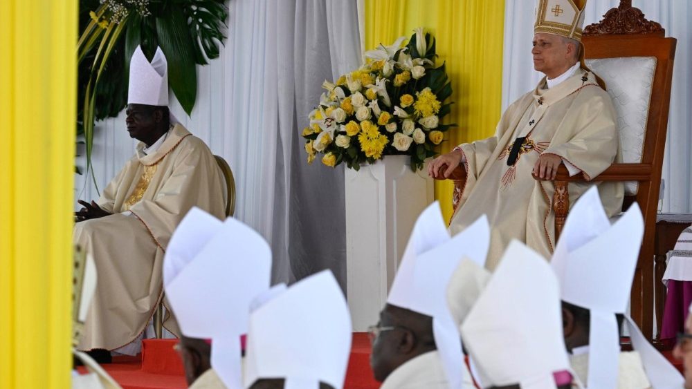 Mše na stadionu Japoma v Douale, 17. 4. 2026