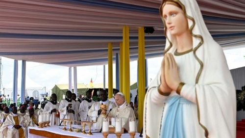 La visita del Papa a Duala trae consuelo y &aacute;nimo para continuar la misi&oacute;n