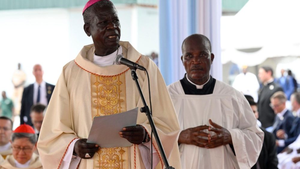Mše na stadionu Japoma v Douale, 17. 4. 2026
