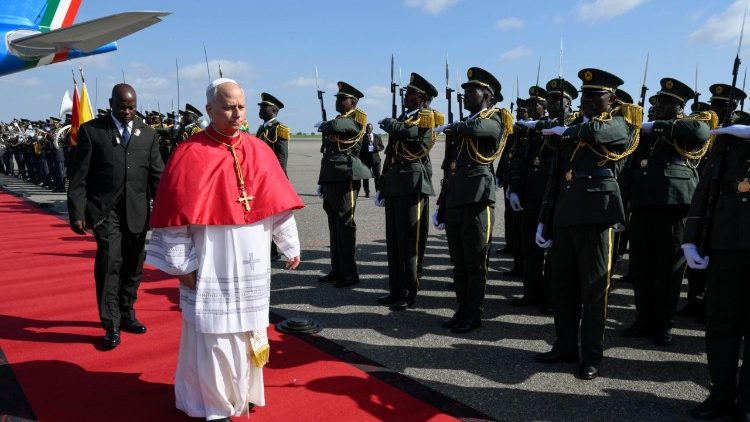 Uv&iacute;tac&iacute; ceremoni&aacute;l na letišti