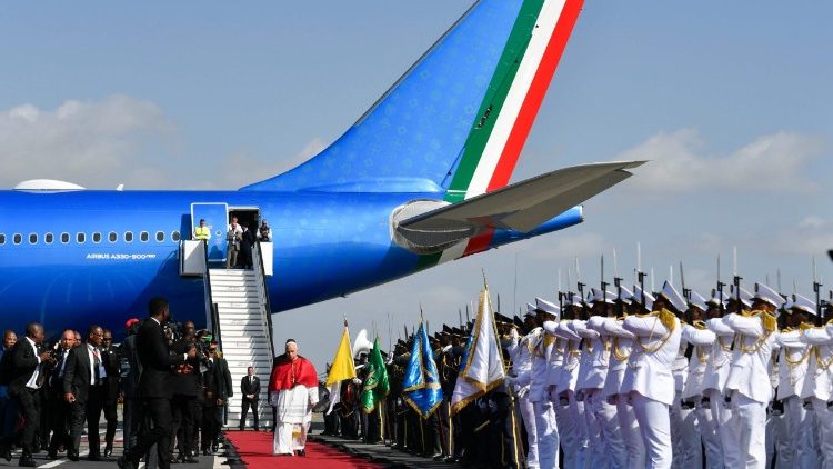 Přiv&iacute;t&aacute;n&iacute; na letišti v Luandě, 18. 4. 2026