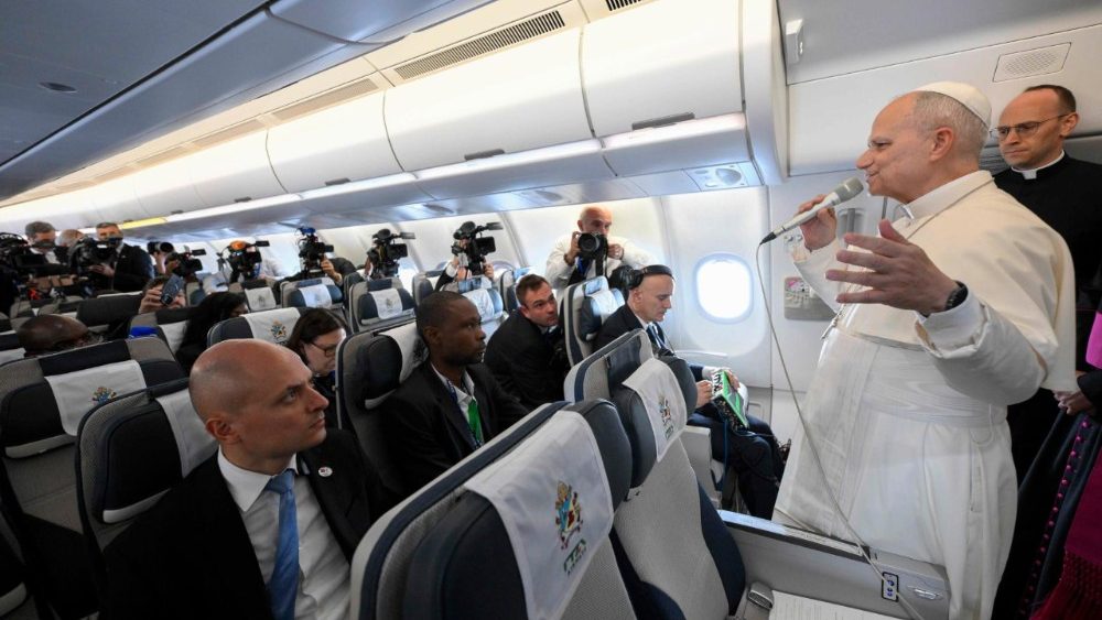 2026.04.18 Viaggio Apostolico in Angola - Trasferimento da Yaounde a Luanda