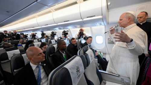 Papież: jestem w Afryce by umacniać katolik&oacute;w, a nie polemizować z Trumpem