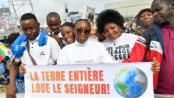 Ilustrační záběry ze mše v Yaoundé