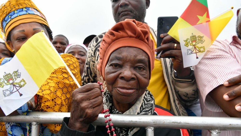 2026.04.18 Viaggio Apostolico in Camerun - Santa Messa presso lâ  Aeroporto di YaoundÃ©-Ville