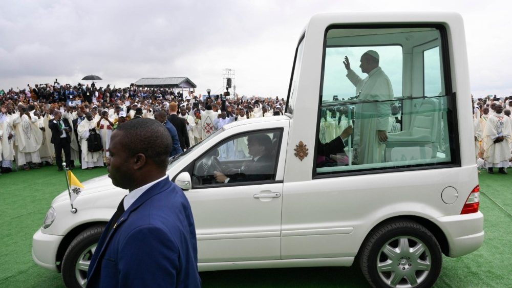 Mše na letišti Yaoundé-Ville, 18. 4. 2026