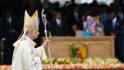 Il Papa presiede la Messa all'aeroporto di Yaoundé-Ville