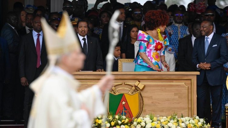 2026.04.18 Viaggio Apostolico in Camerun - Santa Messa presso lâ  Aeroporto di YaoundÃ©-Ville