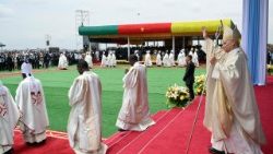 2026.04.18 Viaggio Apostolico in Camerun - Seconda Parte Santa Messa presso lâ  Aeroporto di YaoundÃ©-Ville