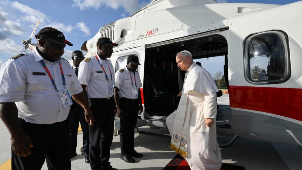 Cesta helikoptérou do svatyně Mama Muxima, 19. 4. 2026
