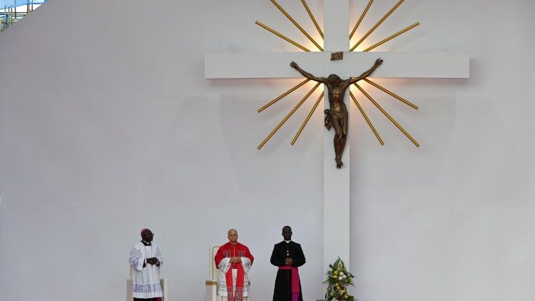 Papež na poutn&iacute;m m&iacute;stě Mam&atilde; Muxima