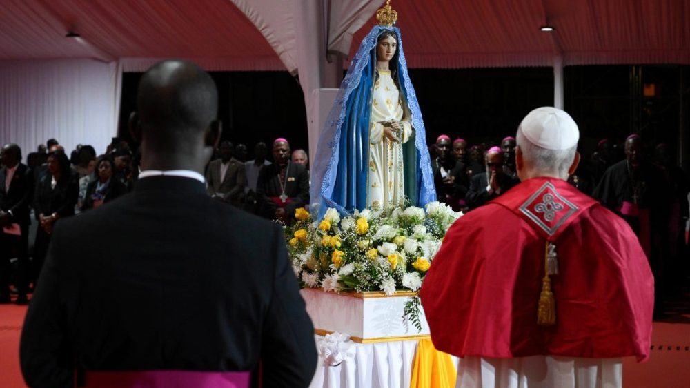 Modlitba svatého růžence ve svatyni Mama Muxima, 19. 4. 2026