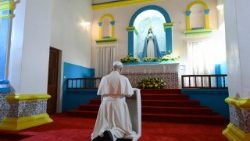 Modlitba svatého růžence ve svatyni Mama Muxima, 19. 4. 2026