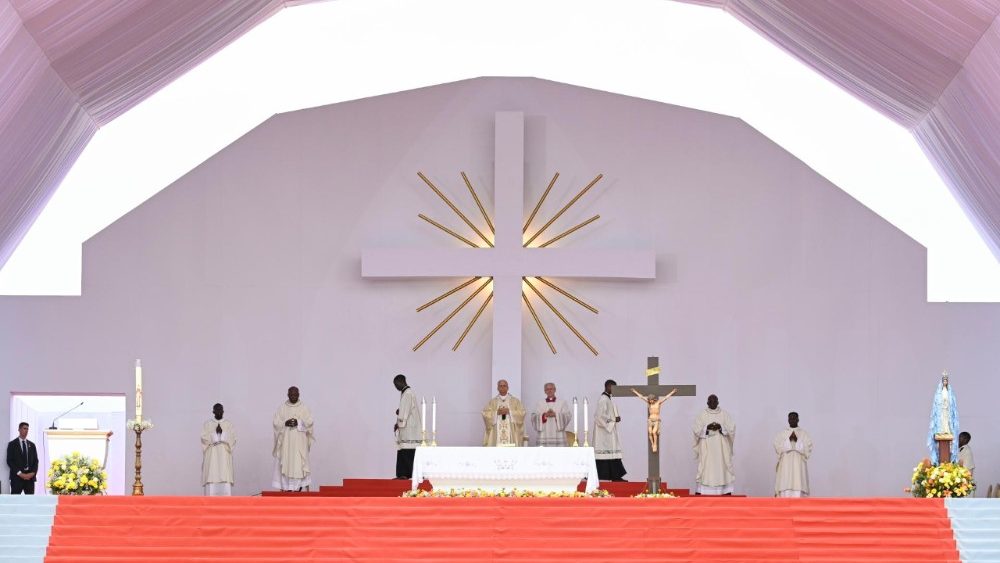 Mše svatá na pláni Kilamba na předměstí Luandy, 19. 4. 2026