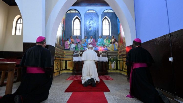 V katedr&aacute;le v Saurimu v tich&eacute; modlitbě a adoraci, 20. 4. 2026