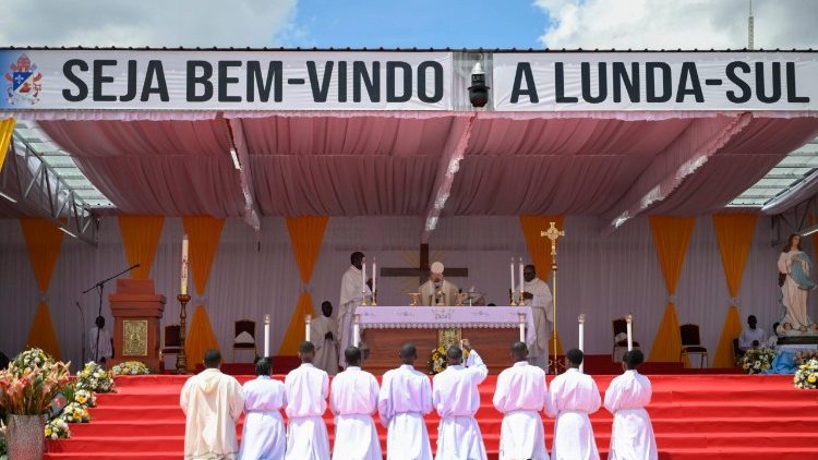 Missa celebrada pelo Papa em Saurimo, Lunda Sul 