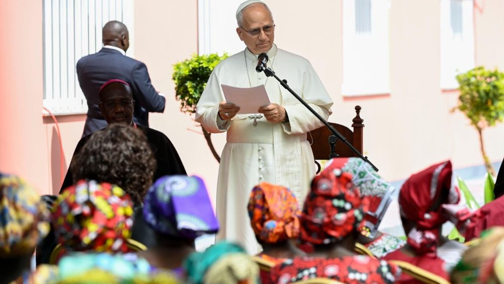2026.04.20 Viaggio Apostolico in Angola - Visita alla Casa di accoglienza per anziani