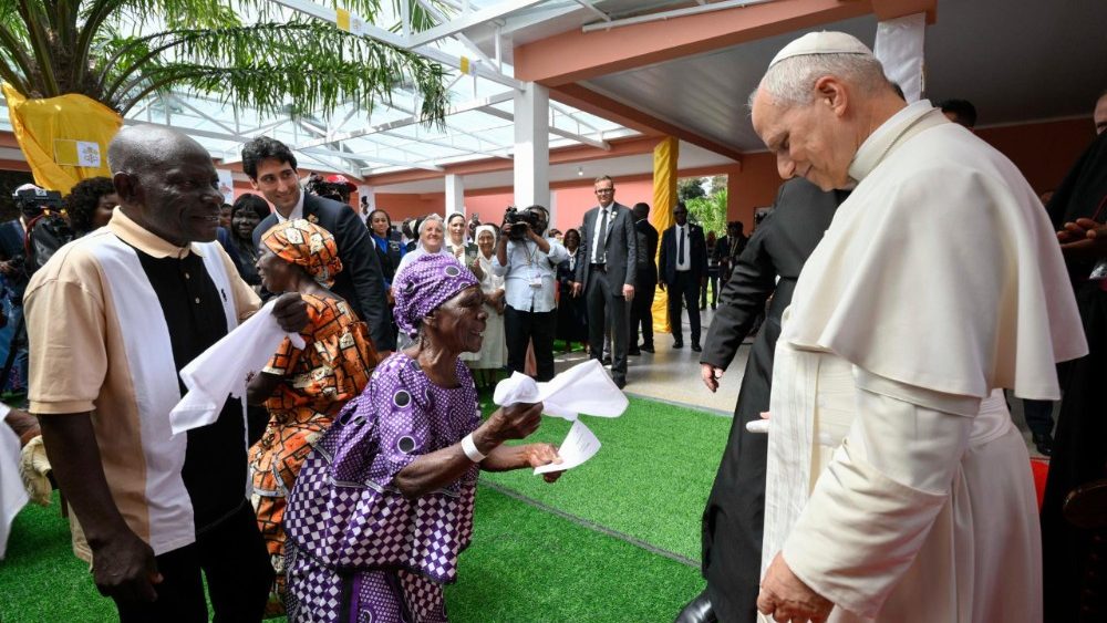 2026.04.20 Viaggio Apostolico in Angola - Visita alla Casa di accoglienza per anziani