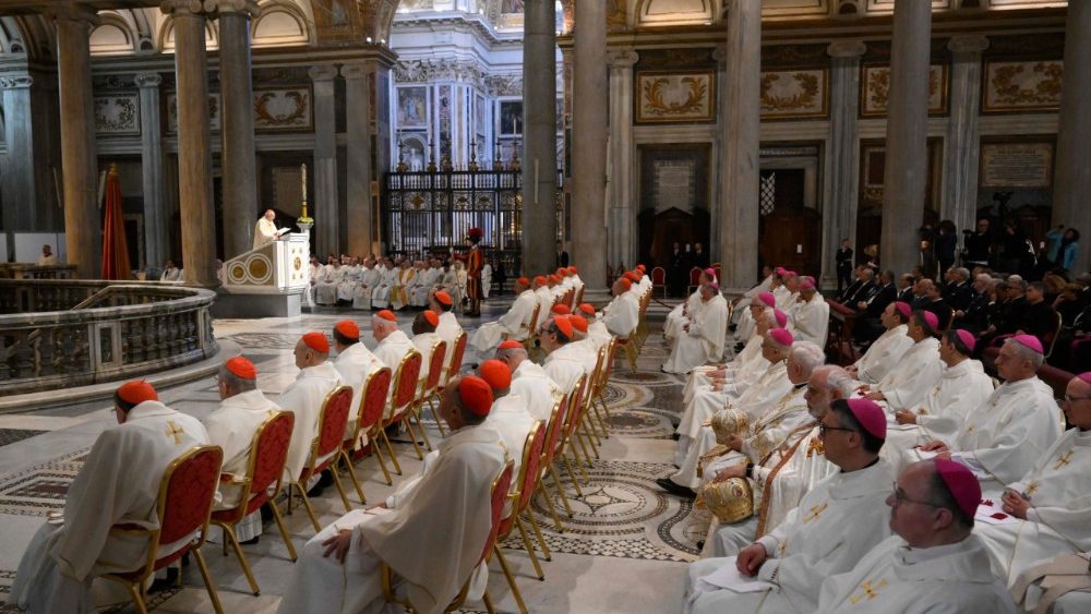 Misa con motivo del aniversario de la muerte del Papa Francisco