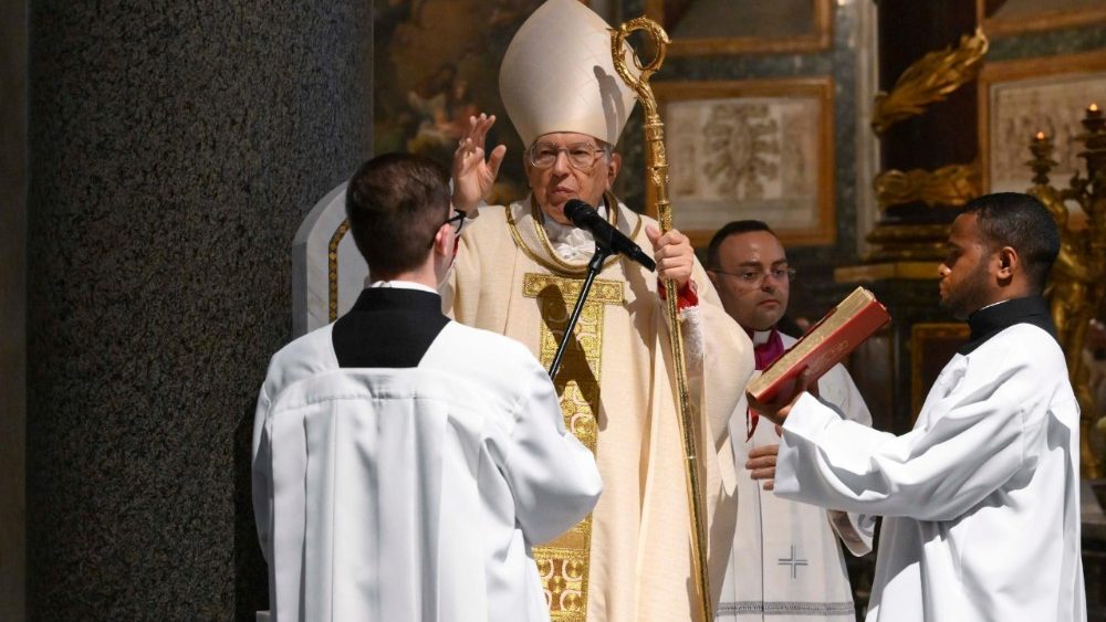 2026.04.21 Card. Re Rosario e S.Messa in occasione dell'Anniversario della morte di Papa Francesco