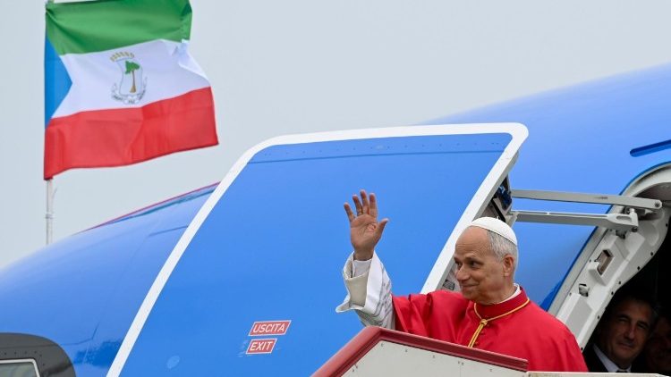 Př&iacute;let do Rovn&iacute;kov&eacute; Guineje, 21. 4. 2026