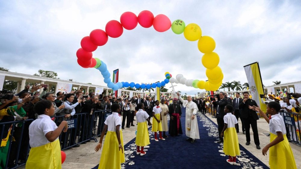 Mše svatá u baziliky Neposkvrněného početí v Mongomu, 22. 4. 2026