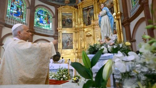 El Papa en la misa en Mongomo pide un futuro habitado por la esperanza