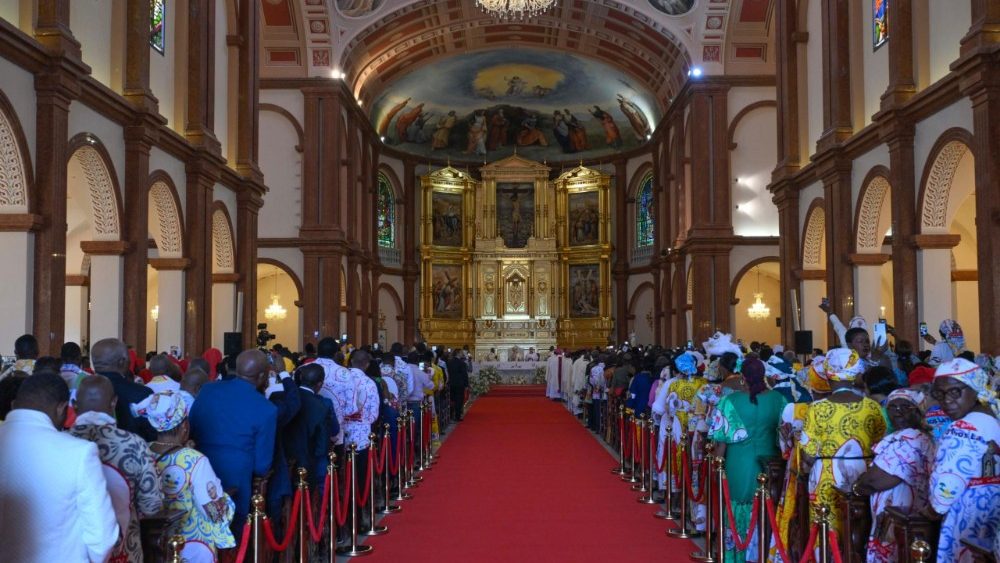 Mše svatá u baziliky Neposkvrněného početí v Mongomu, 22. 4. 2026