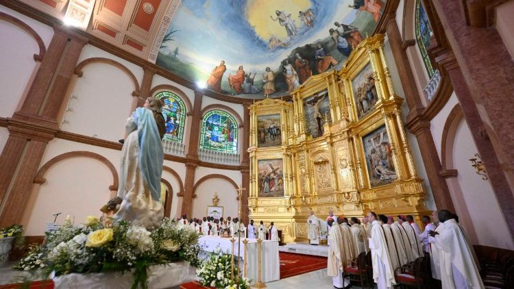 Mongomo, Bas&iacute;lica de la Inmaculada Concepci&oacute;n