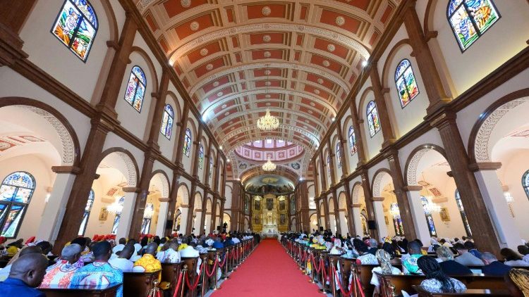 Basílica da Imaculada Conceição, em Mongomo