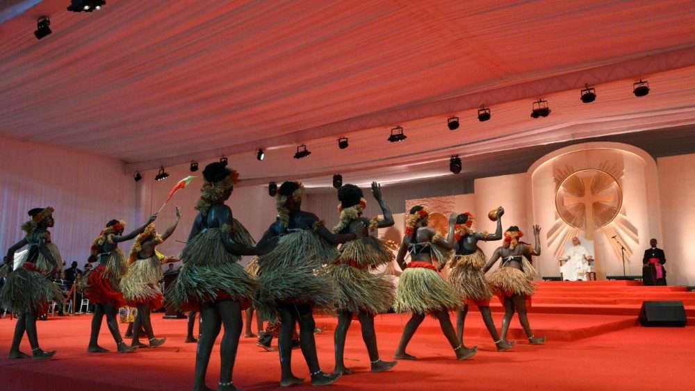 Setkání s rodinami a mládeží na stadionu v Batě, 22. 4. 2026