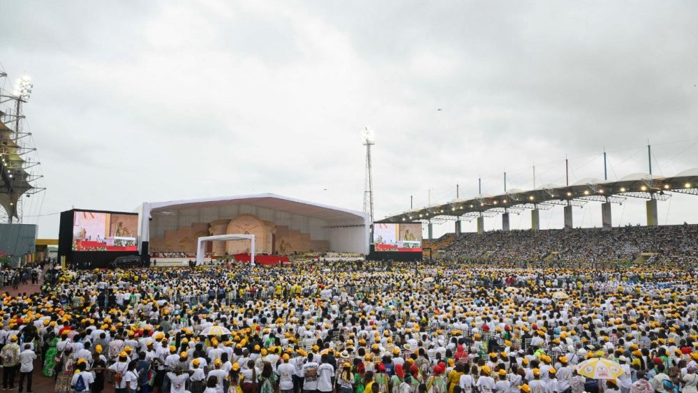 Mše svatá na stadionu v Malabu, 23. 4. 2026