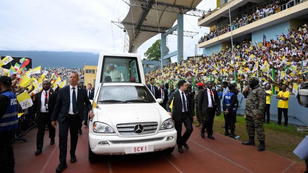 Mše svatá na stadionu v Malabu, 23. 4. 2026