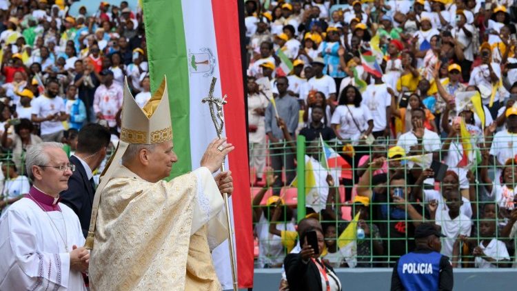 Mše svat&aacute; na stadionu v Malabu, 23. 4. 2026