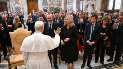 Leone XIV riceve in udienza i parlamentari del Partito Popolare Europeo.
