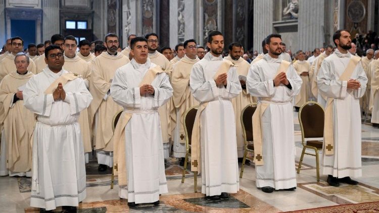 Algunos candidatos al sacramento de la ordenaci&oacute;n sacerdotal