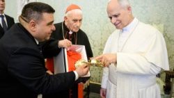 Cardeal Ernest Simoni com o Papa Leão XIV