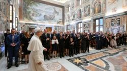 Leó pápa a Papal Foundation amerikai jótékonysági alapítvány tagjaival