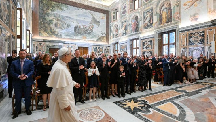 Leó pápa a Papal Foundation amerikai jótékonysági alapítvány tagjaival