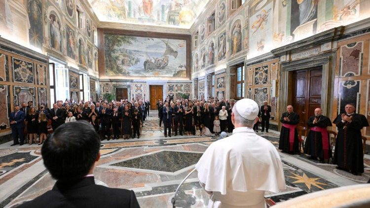 Papa Leone nell'udienza ai membri della Papal Foundation