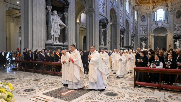 Pope Leo told the new Auxiliary Bishops to be 'men of peace and unity&igrave;