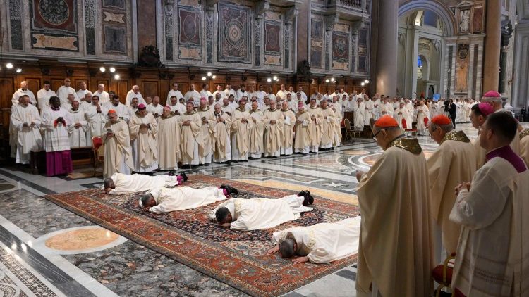 O Papa Le&atilde;o XIV ordena quatro novos bispos auxiliares para a Diocese de Roma