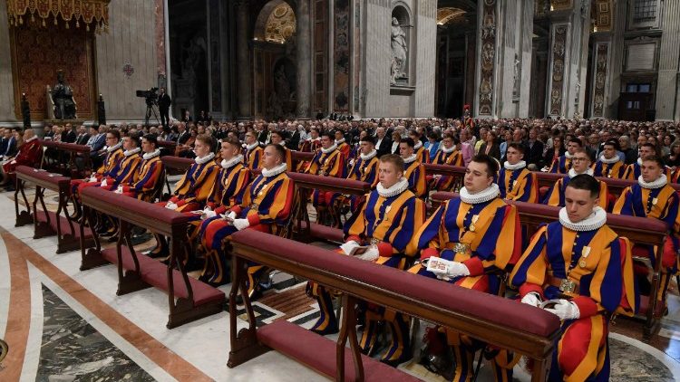 El Cuerpo de la Guardia Suiza en  la Bas&iacute;lica de San Pedro