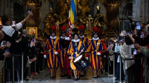 Kard. Parolin do Gwardzist&oacute;w: z wiarą i pokorą nie zbłądzisz