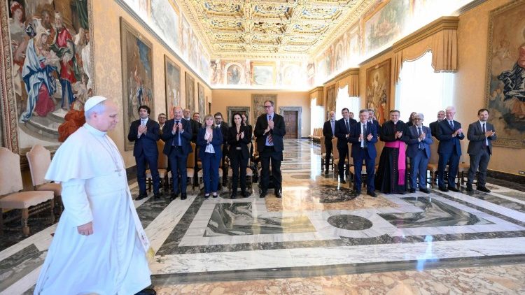 Papa Leone XIV nell'udienza ai membri degli Uffici redazionali della Libreria Editrice Vaticana