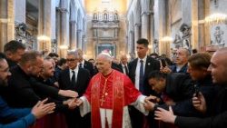 Rencontre de Léon XIV avec le clergé napolitain dans la cathédrale Notre-Dame-de-l'Assomption, le 8 mai 2026.