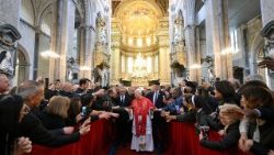 Encontro do Papa Leão XIV na Catedral de Nápoles com o Clero e pessoas consagradas (Vatican Media)