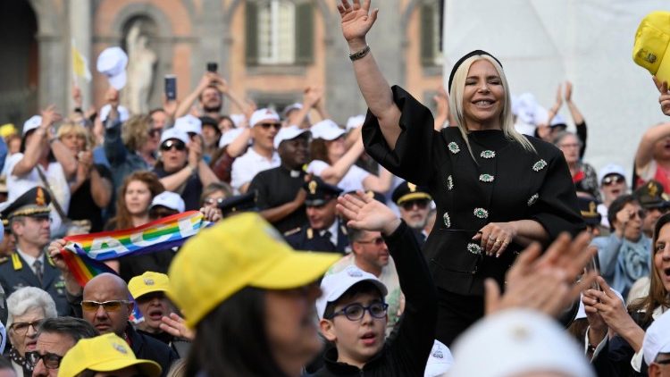 I napoletani in festa per il Papa
